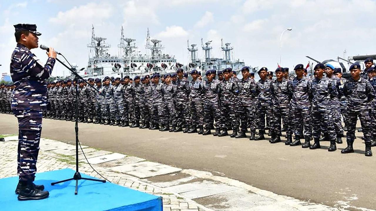 FOTO:  Kasal Perintahkan Prajurit TNI AL Amankan Ibu Kota Tanpa Sakiti Rakyat