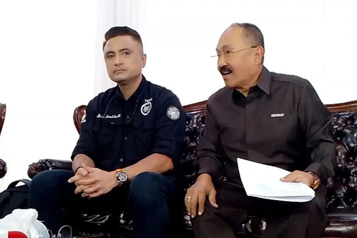 Rizal Djibran dan pengacaranya Fredrich Yunadi
