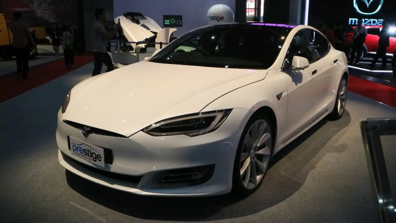 Tesla Model S P100D