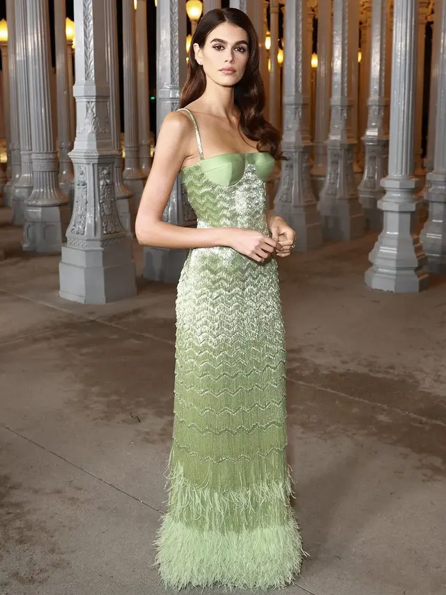 8 Gaya Mewah Seleb Hadiri LACMA Art + Film Gala 2024, Kim Kardashian, Emily Ratajkowski, hingga Mun Ka Young