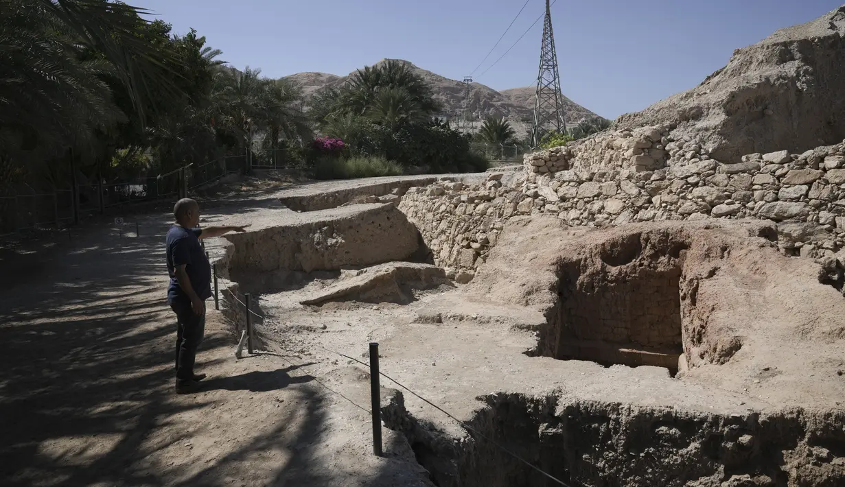UNESCO memasukkan situs prasejarah Tell al-Sultan, dekat kota Yerikho, Tepi Barat yang diduduki, ke dalam Daftar Warisan Dunia pada hari Minggu, dalam sebuah langkah yang dikritik oleh Israel. (AP Photo/Mahmoud Illean)