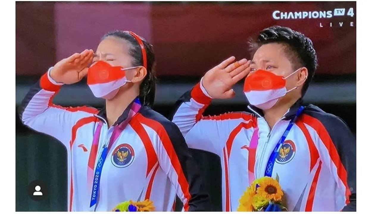 6 Potret Kemenangan Greysia Polii dan Apriyani Rahayu, Bawa Pulang Medali Emas