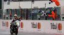 Pebalap Moto 2, Dominique Aegerter dari Swiss menjadi yang tercepat pada balapan San Marino Motorcycle Grand Prix di Sirkuit Marco Simoncelli, San Marino (10/9/2017). (AP/Antonio Calanni)
