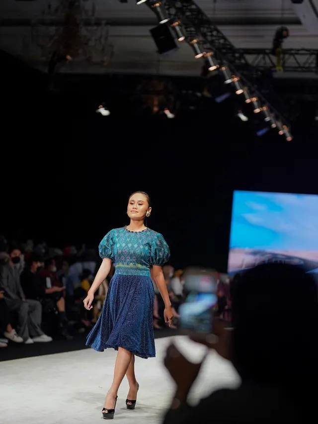 8 Potret Alumni D'Academy Jadi Model di Indonesia Fashion Week 2022, Memukau
