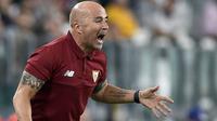 Barcelona dikabarkan mempersiapkan Jorge Sampaoli sebagai pengganti pelatih Luis Enrique. (AFP)