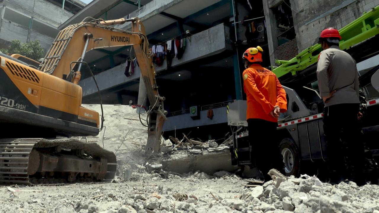 Update Ponpes Roboh: Pembersihan Puing Memasuki Tahap Akhir, Pencarian Korban Tinggal 10 Orang