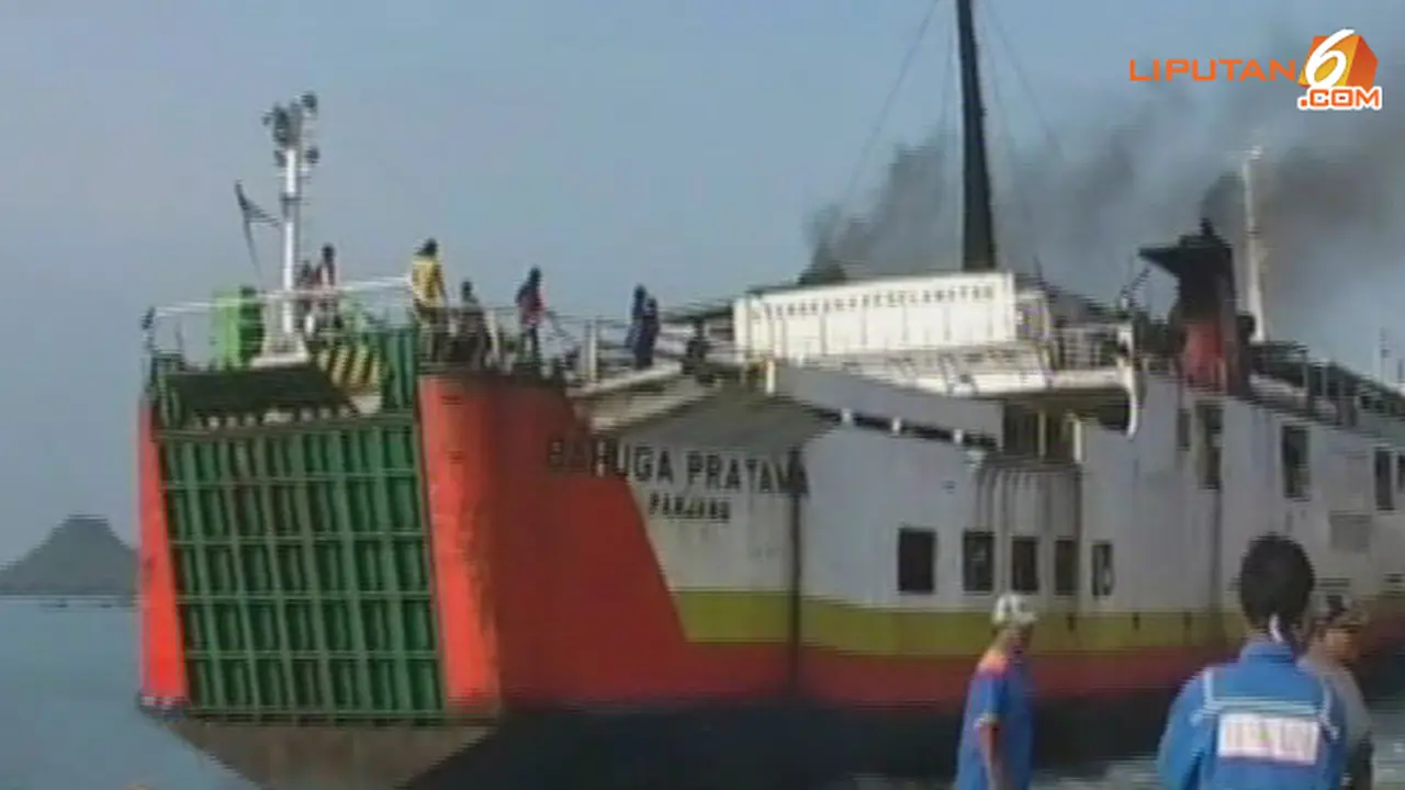kapal-ferry-terbakar-130801-a.jpg