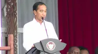 Presiden Joko Widodo atau Jokowi menghadiri puncak acara Sail Teluk Cendrawasih di Biak Numfor, Papua Kamis (23/11/2023).