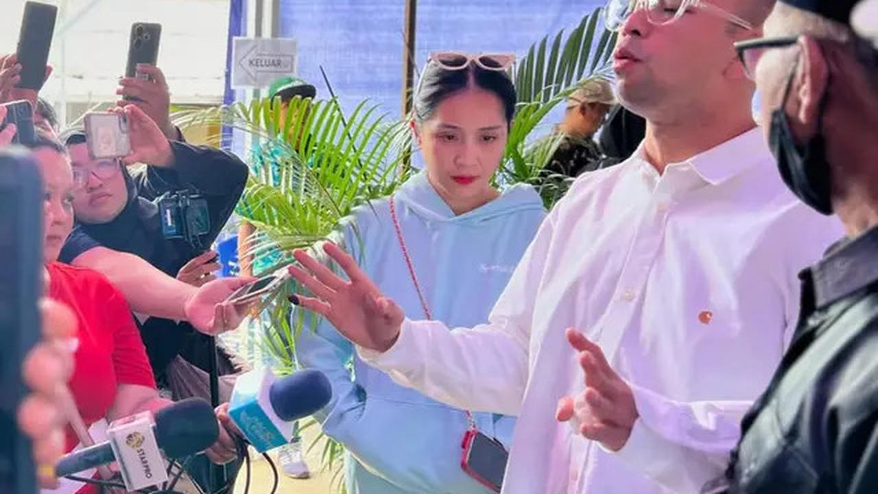 6 Potret Raffi Ahmad dan Nagita Slavina Nyoblos di TPS Pilkada 2024, Berharap Pesta Demokrasi Damai