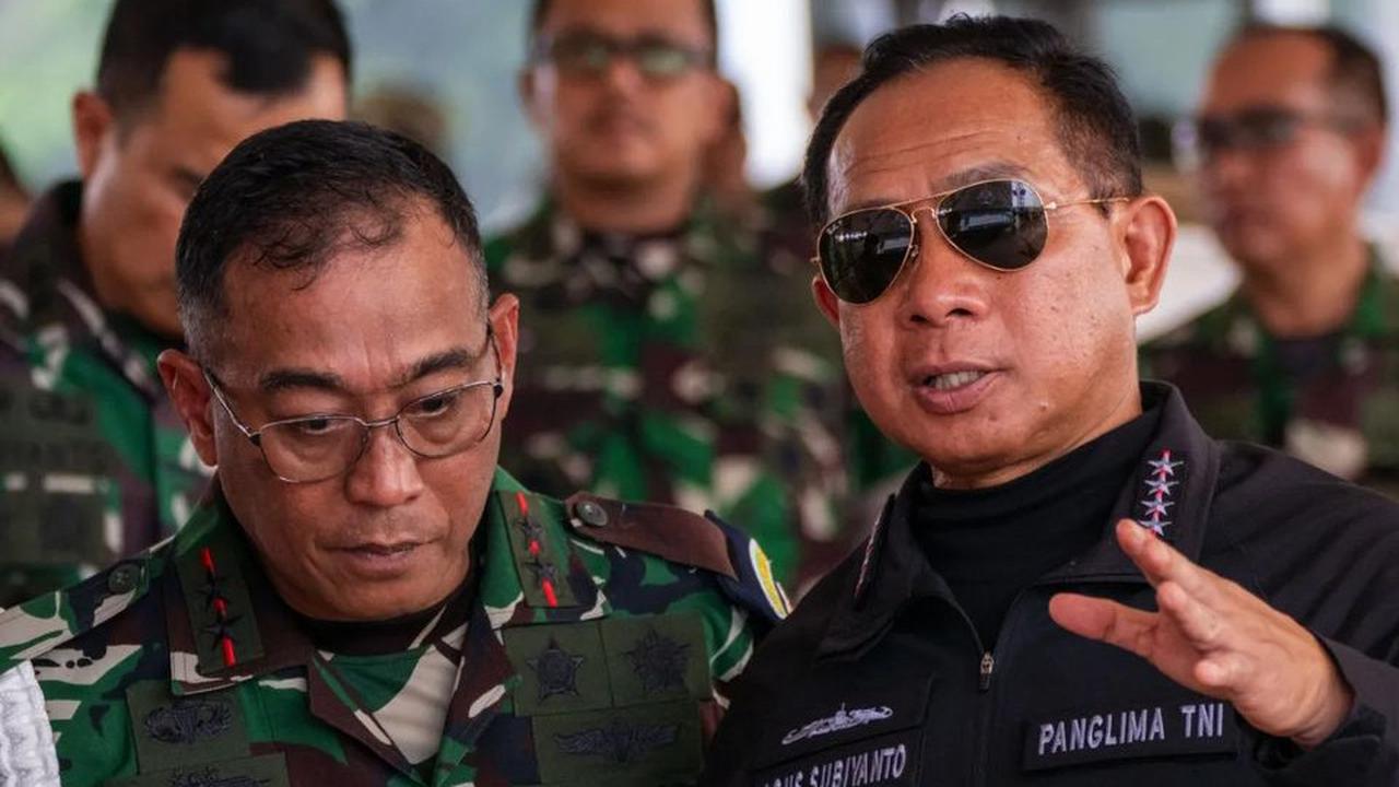 Gagah Berkacamata Hitam, Ini Momen Panglima TNI Cek Kesiapan Jelang HUT Ke-79, Diapit Duo Jenderal Batak