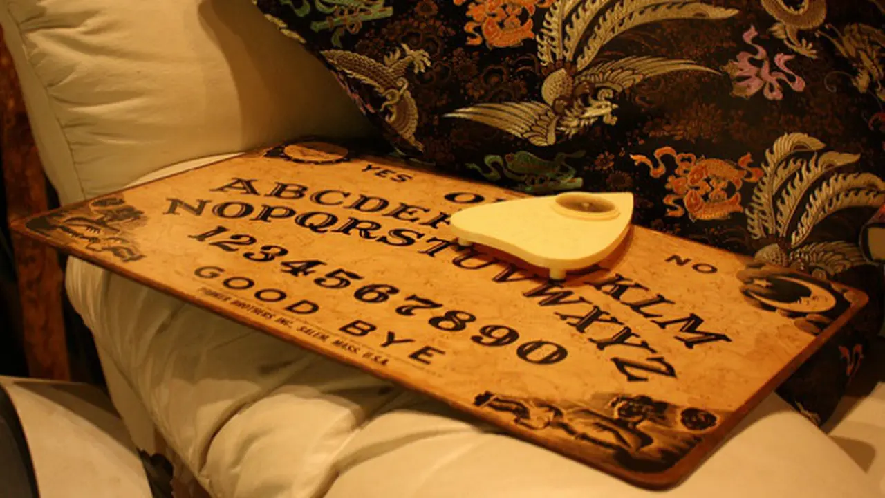 Ouija (3)