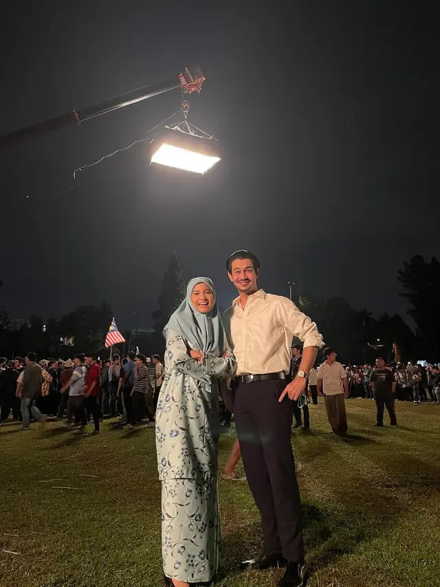 Acha Septriasa Tampil Berhijab