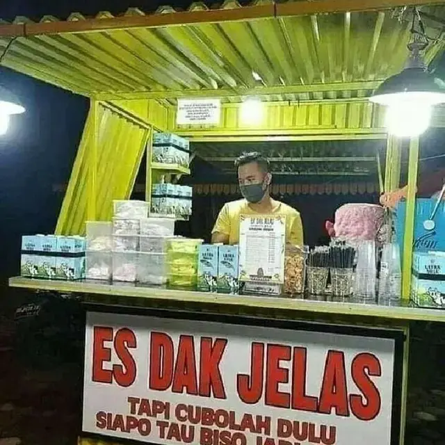 6 Tulisan Soal Rasa Makanan di Gerobak Jualan Ini Bikin Dahi Berkerut