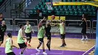 CLS Knights Indonesia melakukan persiapan jelang menghadapi Chongshon Kung Fu, Rabu (3/1/2017). (CLS Knights Indonesia)