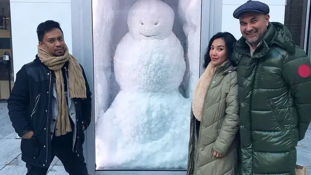 Potret Sheny Andrea bersama orang-orang tercintanya (Instagram/shenyandrea)