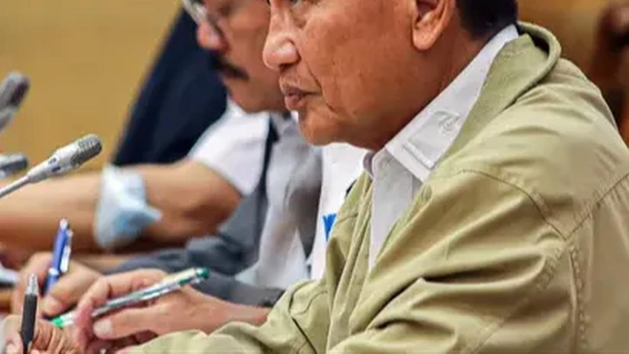 "Apalagi dengan insentif, maka konversi ini bisa berlaku cepat. Baik untuk motor baru, motor bekas. Apakah kita akan capai (target net zero emission) di 2060? Ya nanti kita sama-sama," pungkas Arifin.