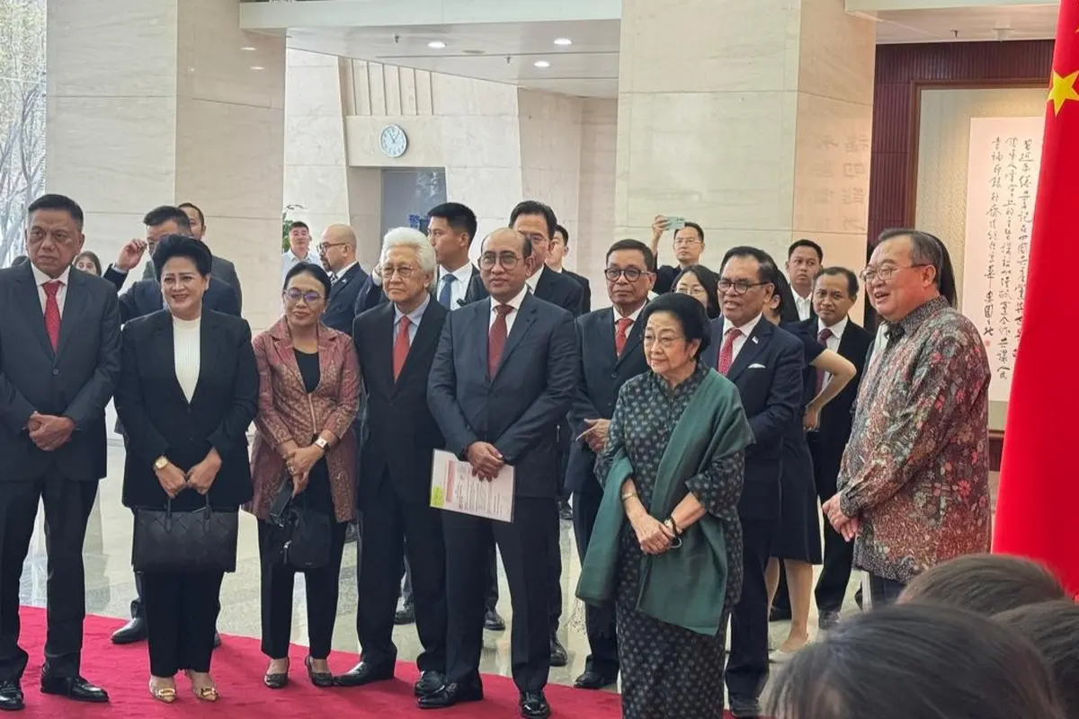Ketua Umum PDI Perjuangan (PDIP) Megawati Soekarnoputri, melakukan pertemuan dan dialog hangat dengan Menteri Departemen Hubungan Internasional Komite Sentral Partai Komunis China (IDCPC), Liu Jianchao, di kantor IDCPC, Beijing, Rabu (9/7/2025).