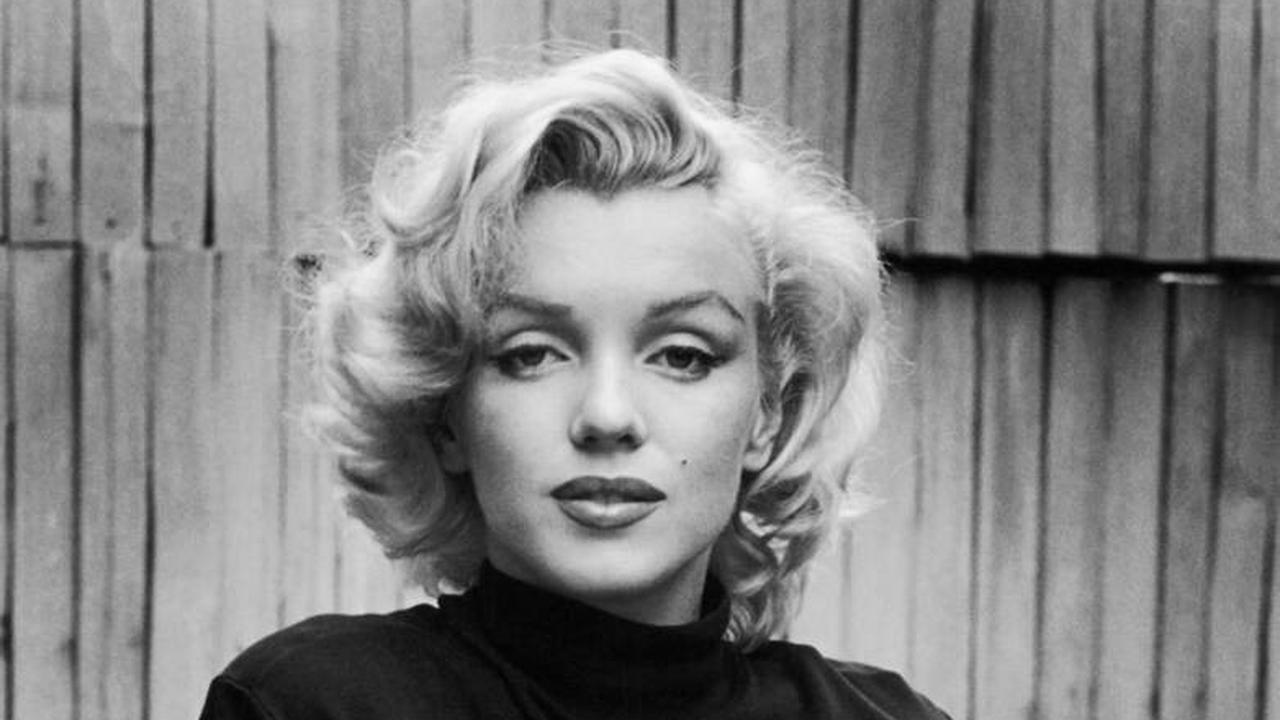 Mengundang Amarah Netizen, 8 Foto Kendall Jenner Rayakan Hallowen Sebagai Marlyn Monroe