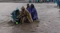 Viral banjir di lautan pasir Gunung Bromo (sumber: TikTok/setatus_gunungbromo)