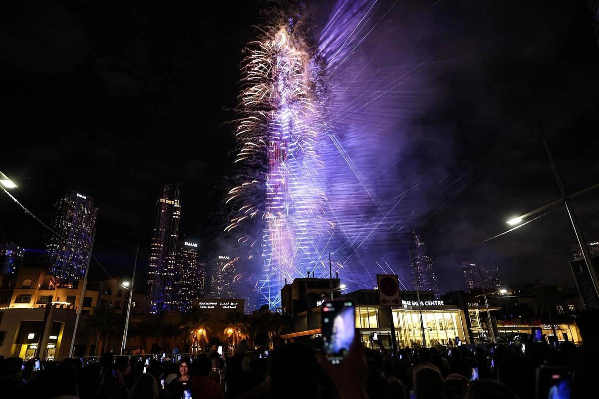 FOTO: Beragam Wajah Perayaan Malam Tahun Baru 2026 di Dunia