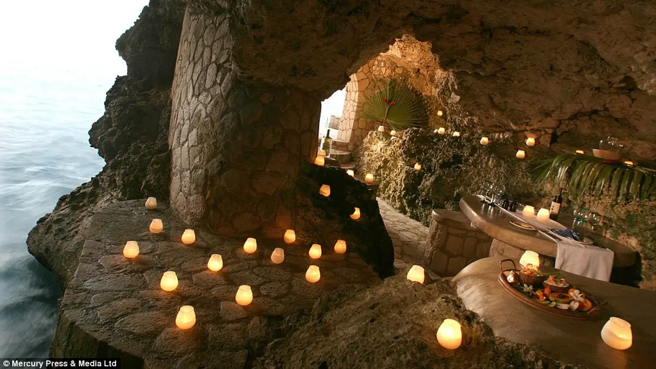 The Caves Hotel Hadirkan Suasana Liburan di Dalam Gua