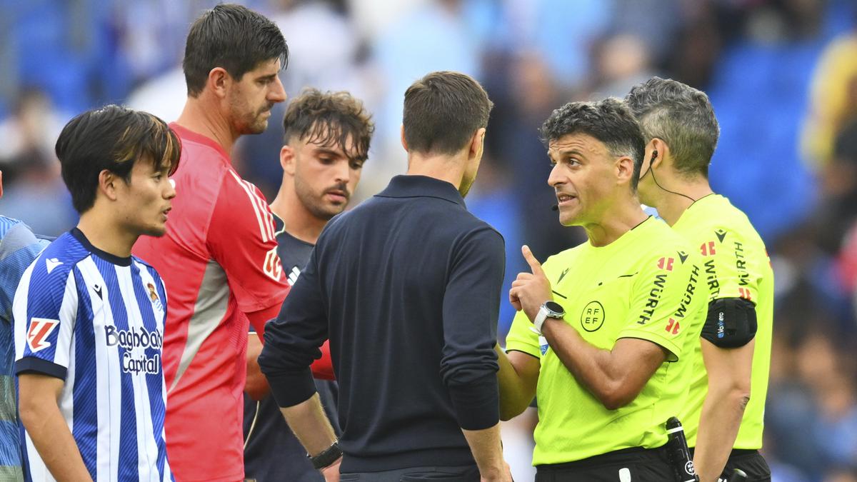 Pemain Real Madrid Dikartu Merah vs Sociedad, Xabi Alonso: Itu Seharusnya Kartu Kuning