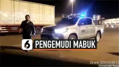 Seorang pengemudi membuat kekacauan di Bandara Suvarnabhumi, Thailand. Ia mengamuk lantaran tak terima ditegur petugas bandara. Padahal, petugas menegur karena si pengemudi karena nekat menerobos pos tiket.