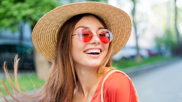 Ilustrasi tertawa bahagia