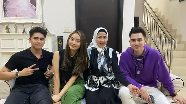 6 Momen Temu Kangen Natasha Wilona dan Venna Melinda, Tetap Berhubungan Baik