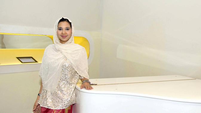 Ayu Azhari Jawab Kekecewaan Desy Ratnasari 15 Tahun Lalu - News