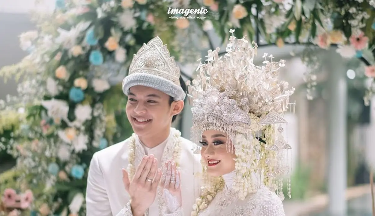 Kalau dilihat dari ceritanya, Rey sangat memperjuangkan Dinda menjadi istrinya. Ternyata I memiliki alasan yang kuat. Di mata Rey, Dinda adalah perempuan berahlak baik dan menyayangi keluarganya. (Instagram/dindahw)