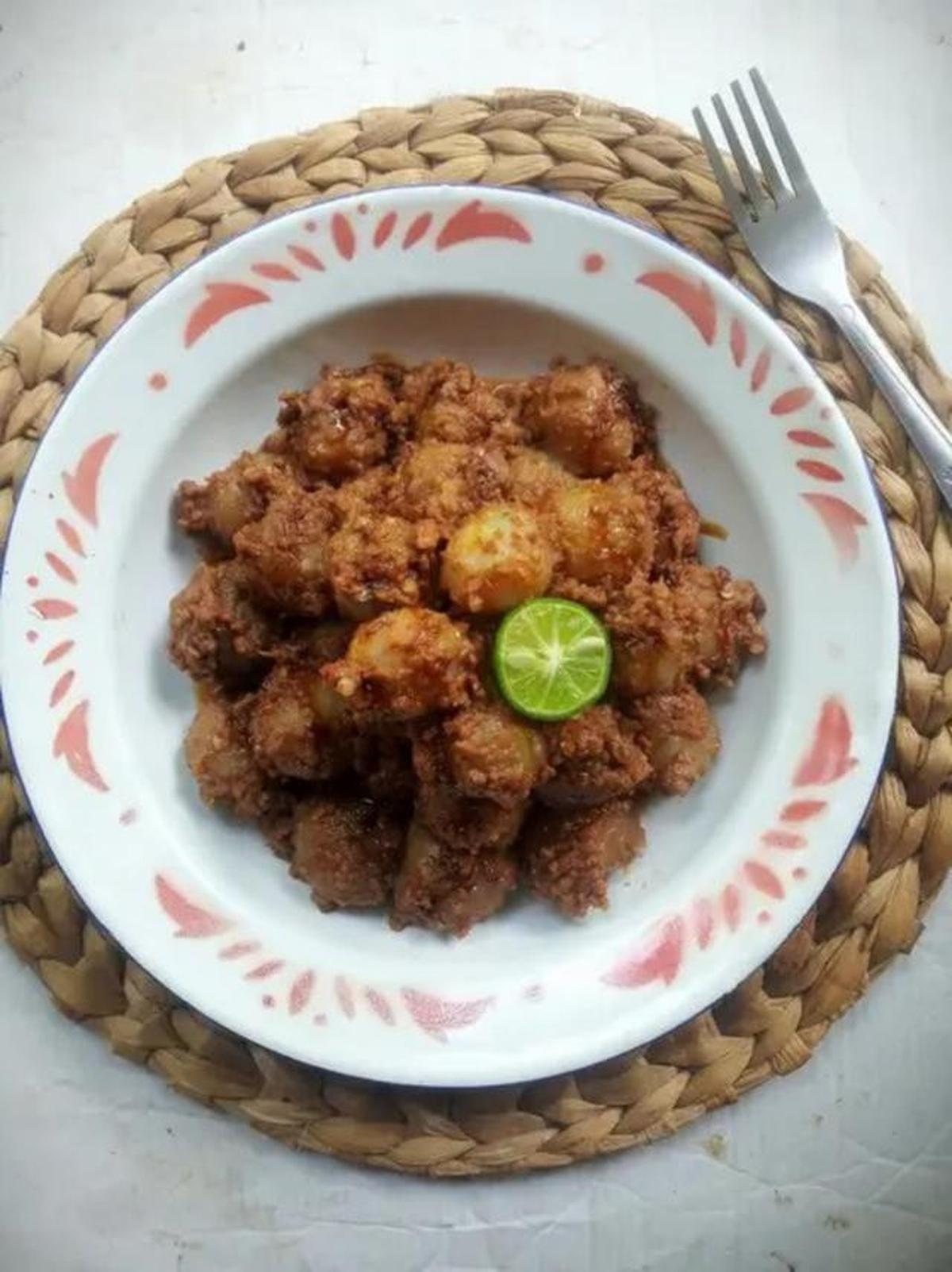 Ilustrasi cilok bumbu kacang.