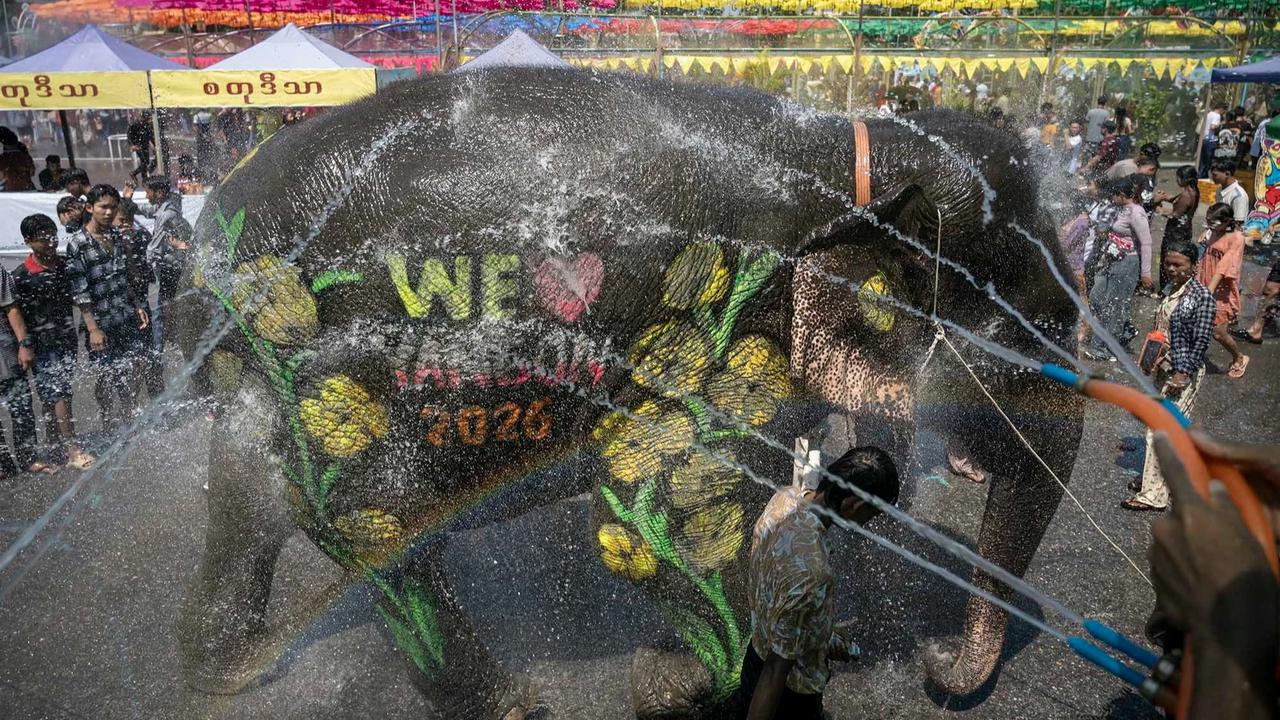 FOTO: Kemeriahan Festival Air Thingyan di Yangon