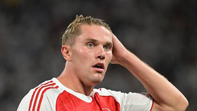 Arsenal vs Tottenham: Spurs Win, Pape Sarr's Spectacular Goal, and Viktor Gyokeres' Debut