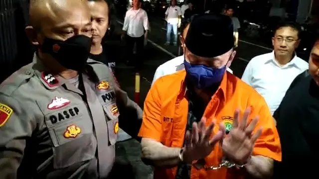 Penampakan Irjen Teddy Minahasa saat dijebloskan ke Rutan Polda Metro Jaya