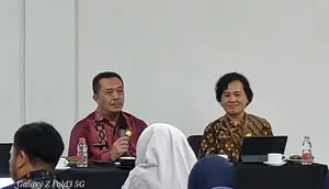 Yusharto (kiri) di acara Coaching Clinic kepada Perangkat Daerah Kota Bogor pada Jumat, 5 Juli 2024.