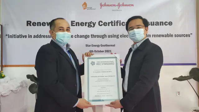 REC merupakan Sertifikat Atribut Energi (Energy Attribute Certificate / EAC).