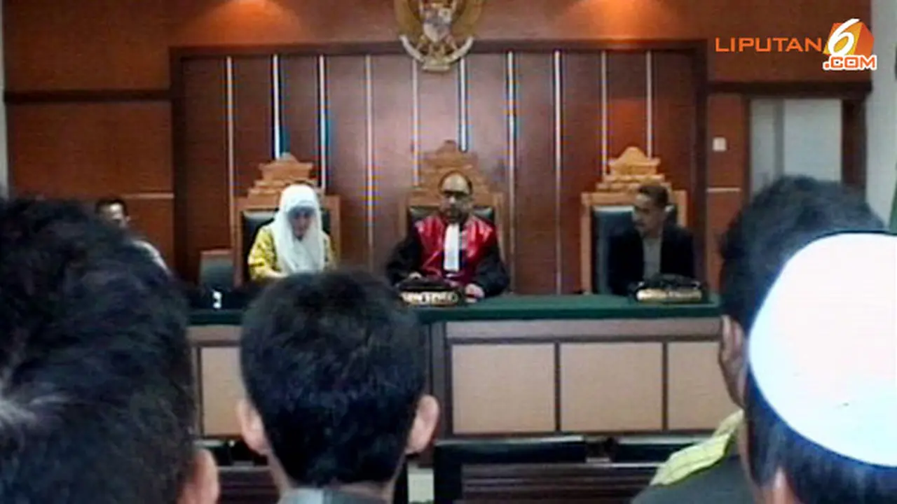 sidang-penerobos-131122c.jpg