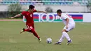 Pemain Timnas Indonesia U-19, Egy Maulana Vikri, saat pertandingan melawan Vietnam pada laga AFF U-18 di Stadion Thuwunna, Yangon, Senin (11/9/2017). Indonesia tertinggal 2-0 di babak pertama dari Vietnam. (Liputan6.com/Yoppy Renato)