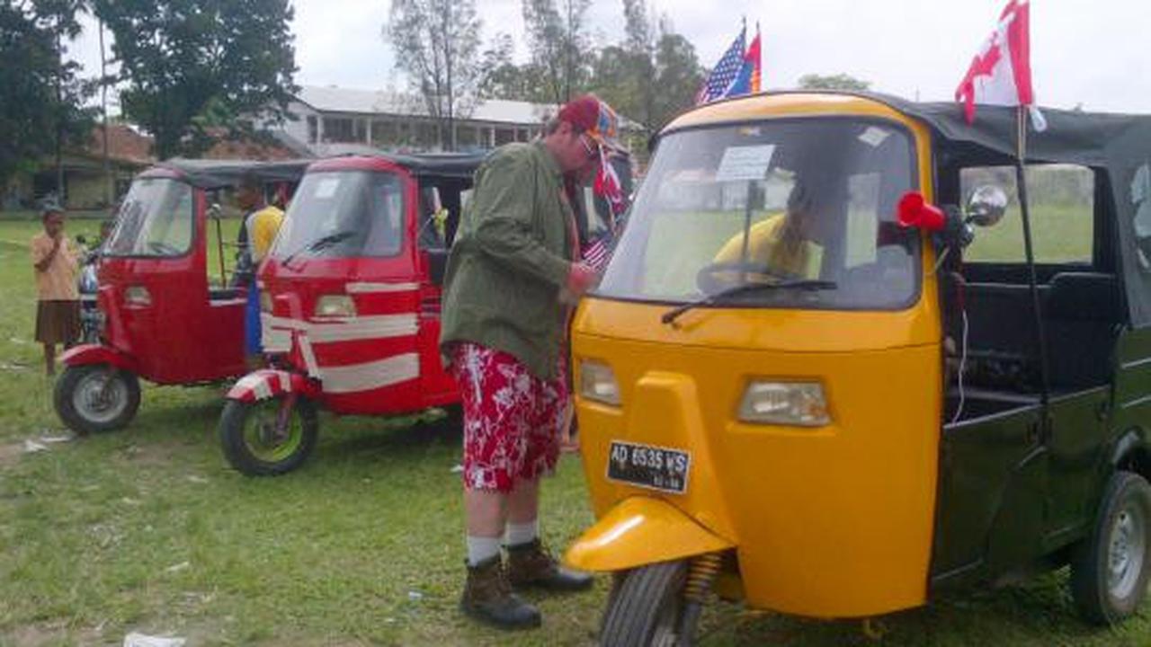 75 turis akan konvoi naik bajaj dari Medan sampai Bali