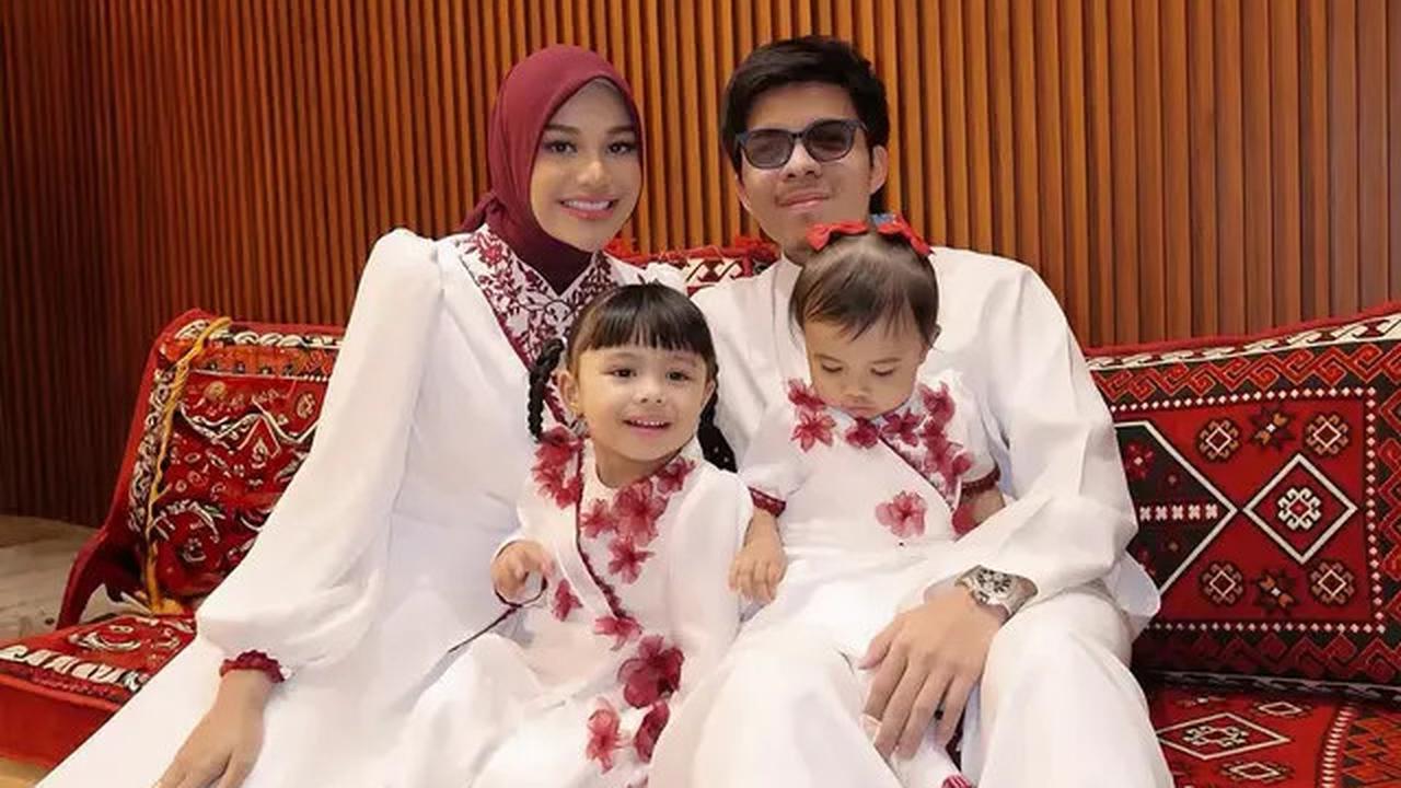 Potret Elegan Aurel Hermansyah dalam Balutan Gamis Mewah di Tasyakuran 4 Bulan Sang Ipar, Aaliyah Massaid