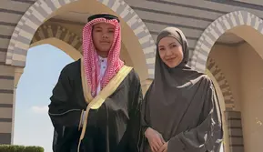Ratna Galih Bangga Dampingi Anak Wisuda di Arab Saudi
