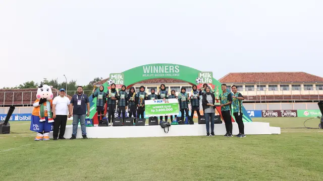 Keseruan kompetisi sepak bola putri MilkLife Soccer Challenge Solo 2025