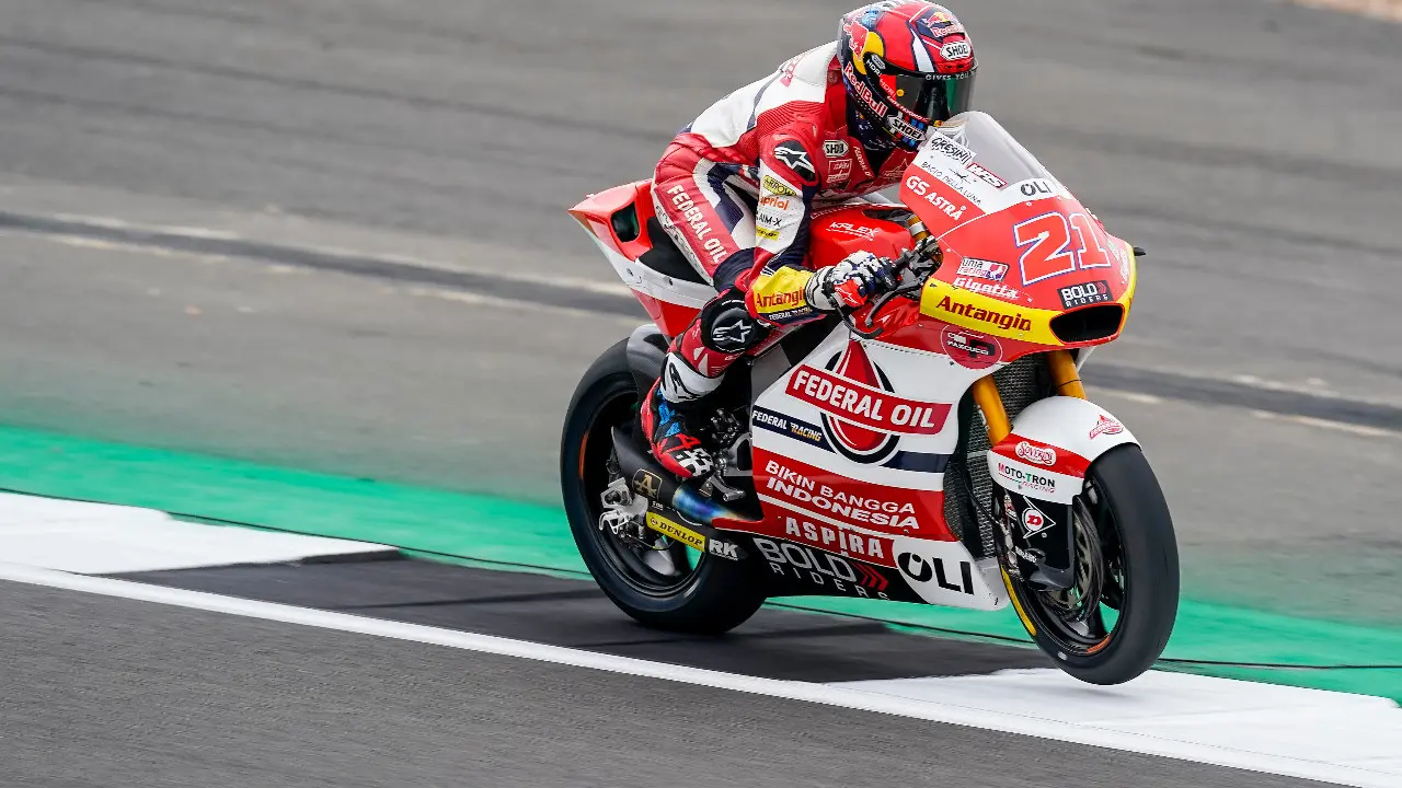 Fabio Di Giannantonio dan Nicolo Bulega dari Federal Oil Gresini Moto2 berhasil meraih target meraih tambahan poin di seri Moto2 Inggris 2021, Minggu (29/8)