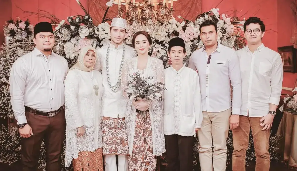 Aura Kasih foto maternity (Instagram/auraksih)