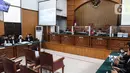 Suasana sidang Terdakwa Putri Candrawathi dalam kasus pembunuhan Brigadir Yosua Hutabarat di Pengadilan Negeri Jakarta Selatan, Rabu (18/1/2023). Putri Candrawathi dijerat dengan Pasal 340 KUHP subsider Pasal 338 KUHP juncto Pasal 55 Ayat 1 ke 1 KUHP. Ia dianggap menjadi bagian dari pembunuhan berencana terhadap Brigadir J pada 8 Juli 2022. (Liputan6.com/Johan Tallo)