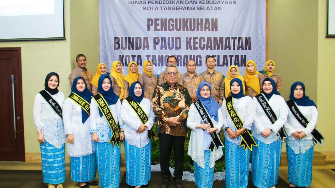 walikota tangsel benjamin davnie
