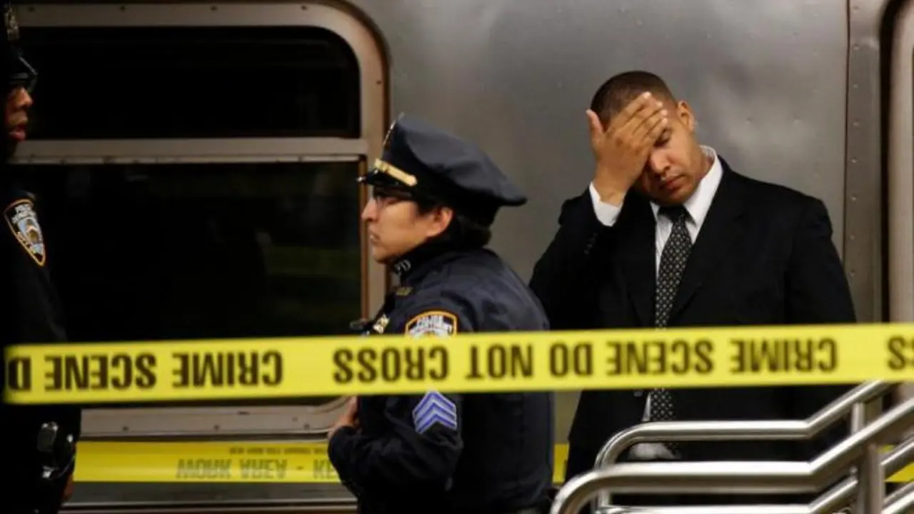 'Dorongan Maut' di Stasiun New York, 1 Penumpang Tewas
