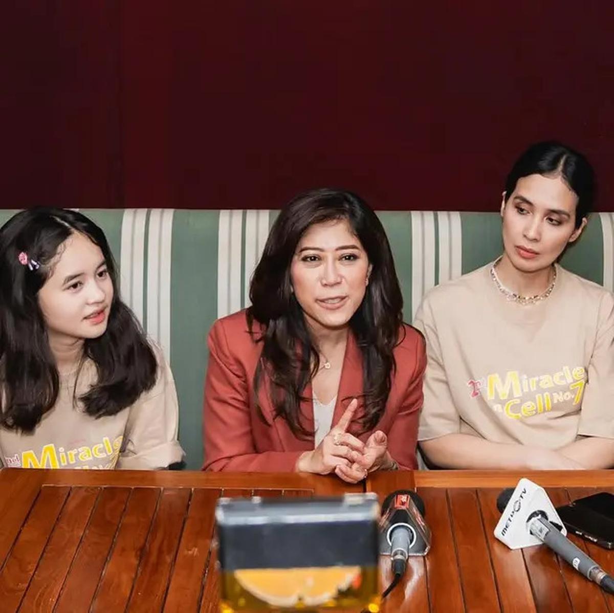 6 Potret Menteri Meutya Hafid Nonton Film 2nd Miracle In Cell No. 7: Tak Menyangka Bakal Diajak Nangis