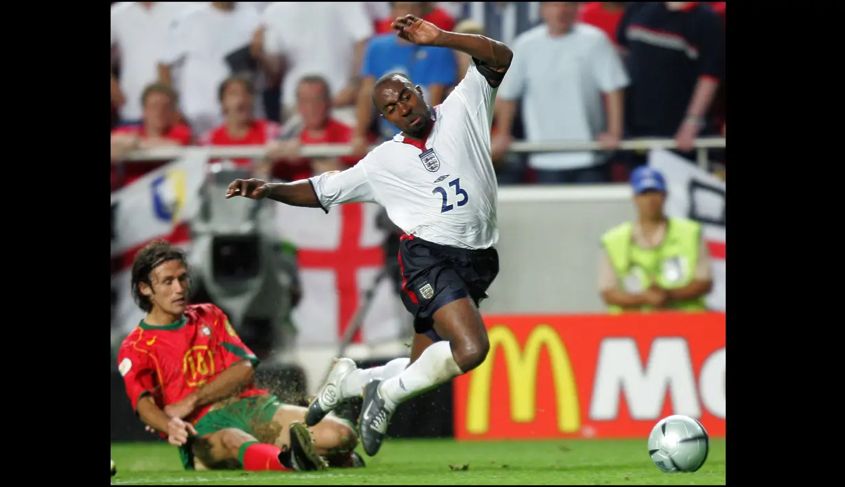 <p>Darius Vassell. Kebodohan mantan pemain Timnas Inggris tersebut yang mencoba melobangi kakinya yang bengkak harus dibayar mahal dengan menepi dari lapangan hijau beberapa pekan. (AFP/Javier Soriano)</p>